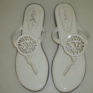 Anne Klein AK Sport Womens White Laser-cut Flip Flop Sandal - Size 9.5M